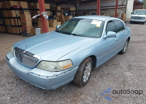 2006 Lincoln Town Car Signature Limited из США, поврежденный, VIN 1LNHM82V86Y624987